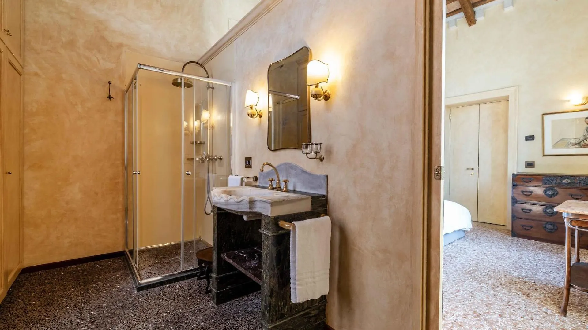 Palazzo Remer - Luxury Apartments - By Bricola Apartments Venedik