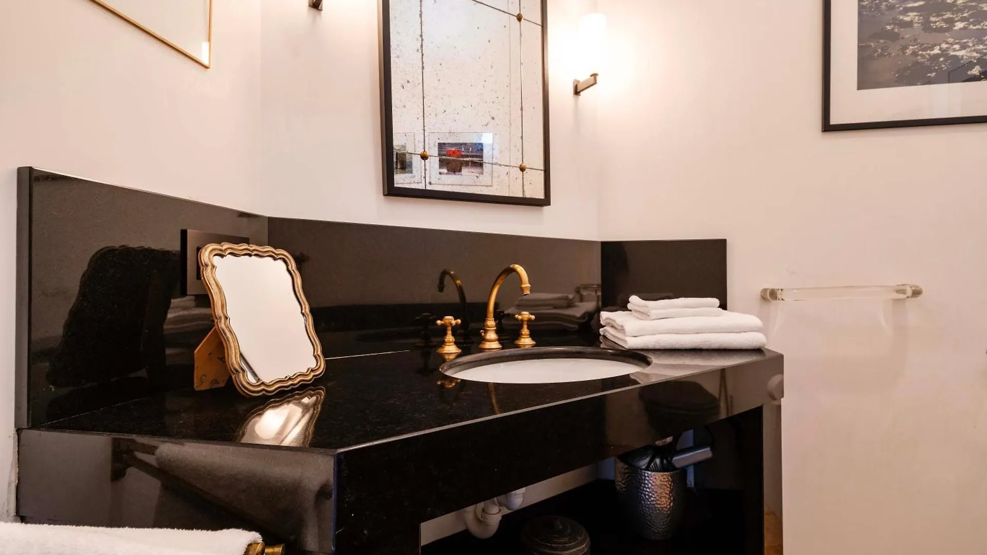 Palazzo Remer - Luxury Apartments - By Bricola Apartments Venedik