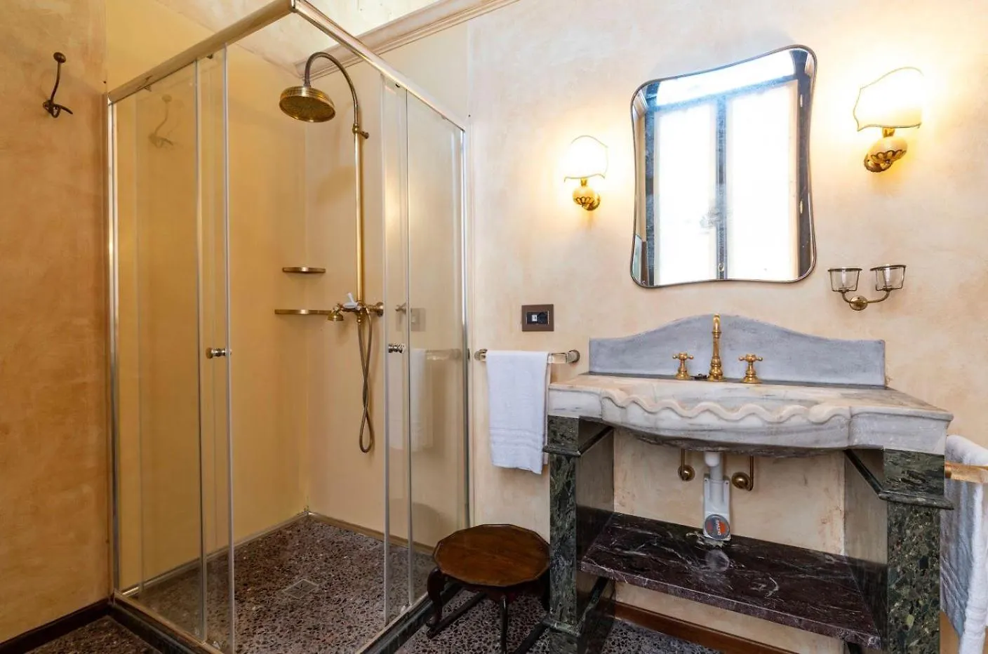 Palazzo Remer - Luxury Apartments - By Bricola Apartments Venice 0*,