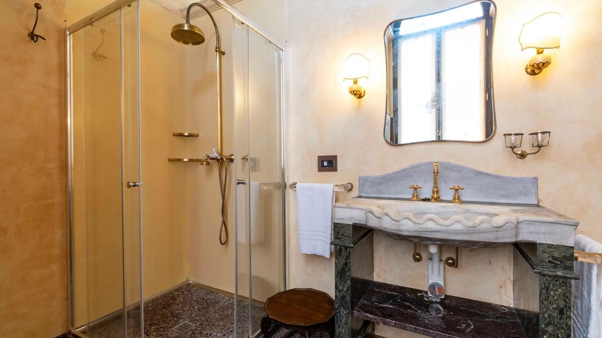 Palazzo Remer - Luxury Apartments - By Bricola Apartments Venice Italy
